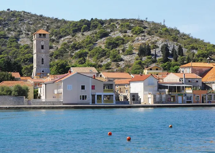 Beautiful Home In Tisno